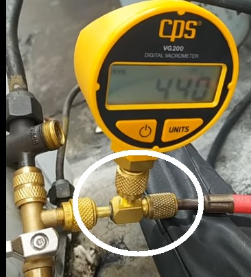 TEE De Conexión 1/4 CPS AVT44